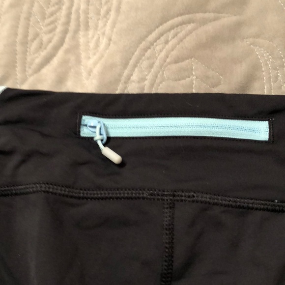 Lululemon crops - Picture 5 of 5